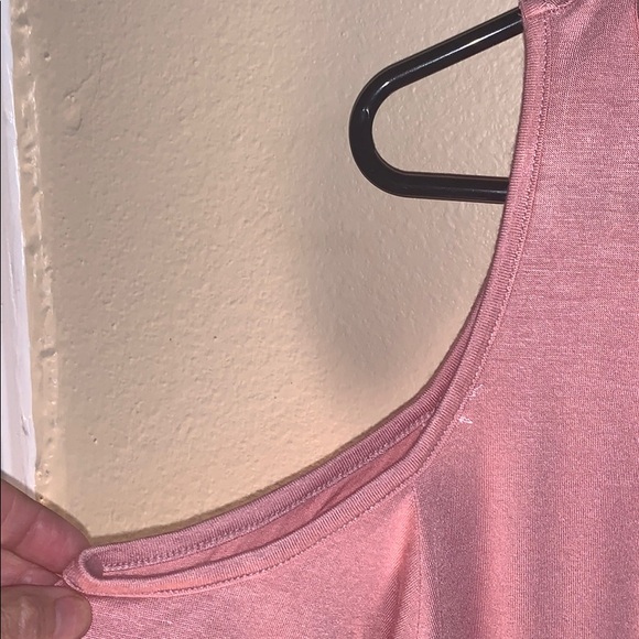 FRANCESCA’S mauve pink cold shoulder tee. NWT - Picture 4 of 8